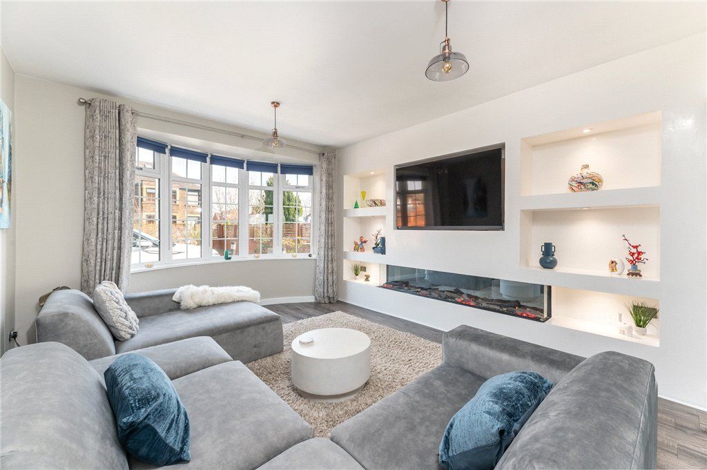 Property photo 3 of 40 Living Room