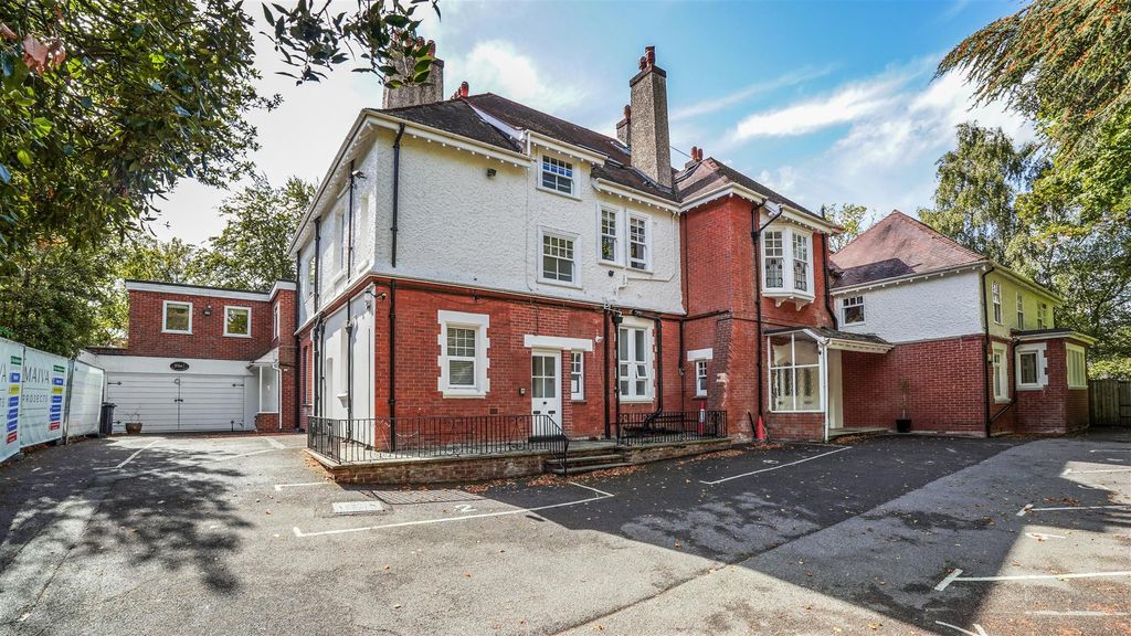 Property photo 1 of 14 Westcliffe Lodge