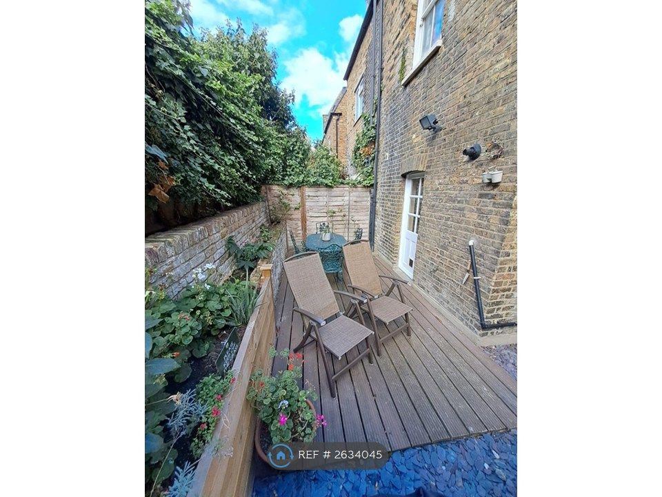Property photo 3 of 35 Private Garden