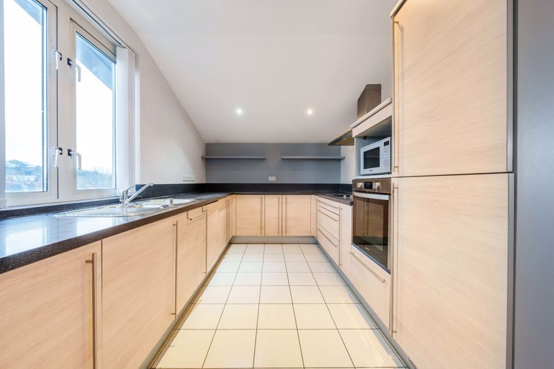 Additional image 5 of 2 bed flat for salePark Lane, Croydon CR0