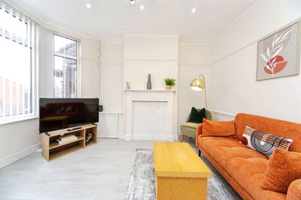 Property photo 2 of 12 Picture No. 10