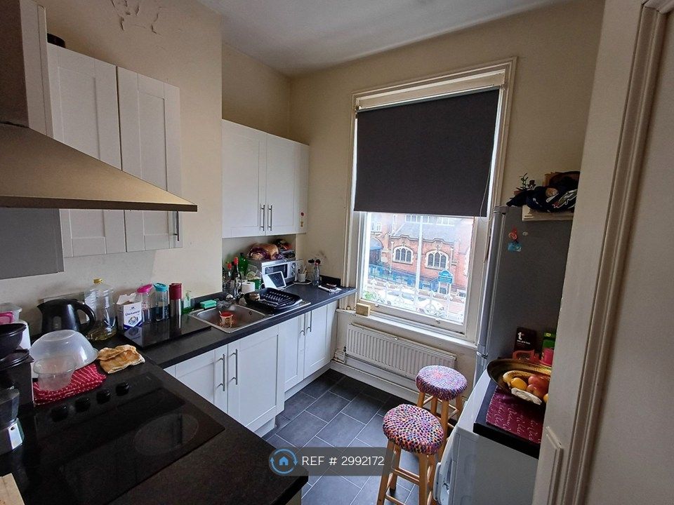 Property photo 2 of 6 Kitchen