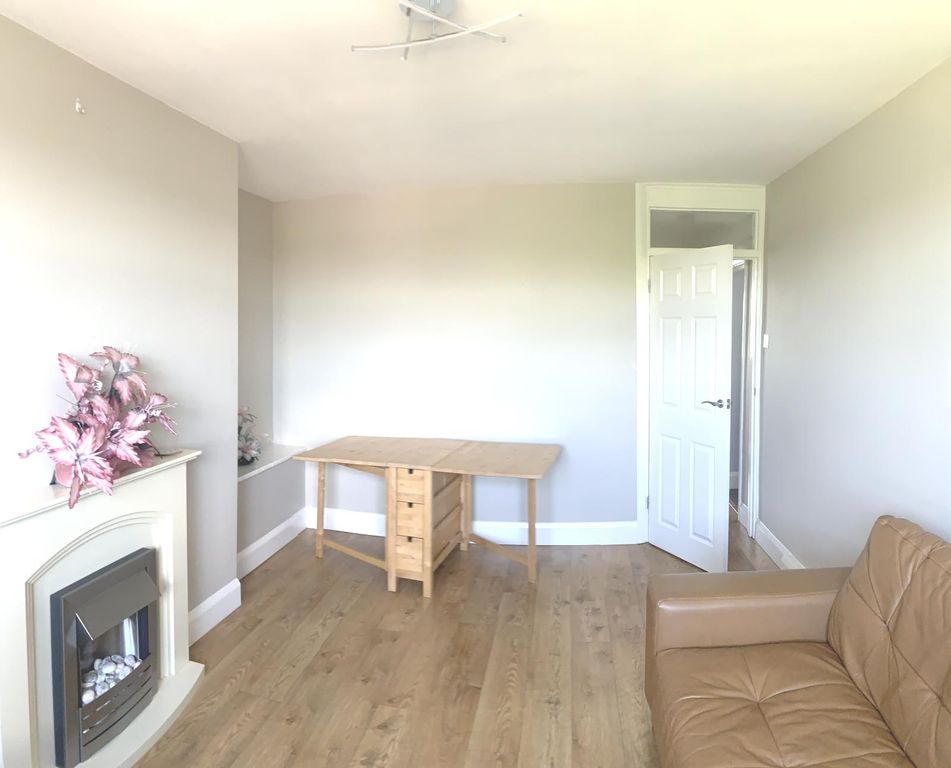Property photo 3 of 12 Gallery