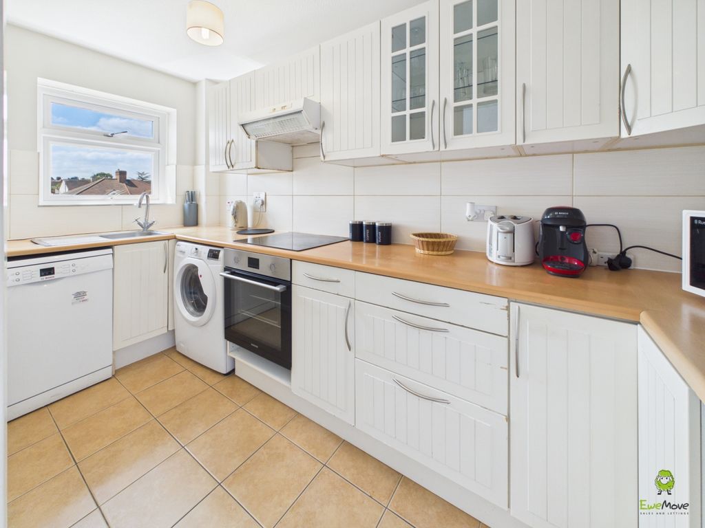 Property photo 3 of 17 Presented By Clinton At Ewemove Bexleyheath And Da