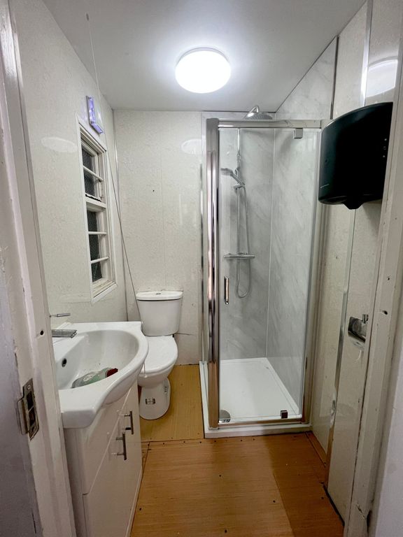 Property photo 3 of 4