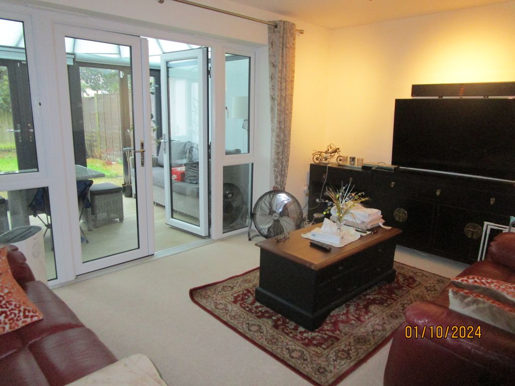 Property photo 2 of 14 Lounge
