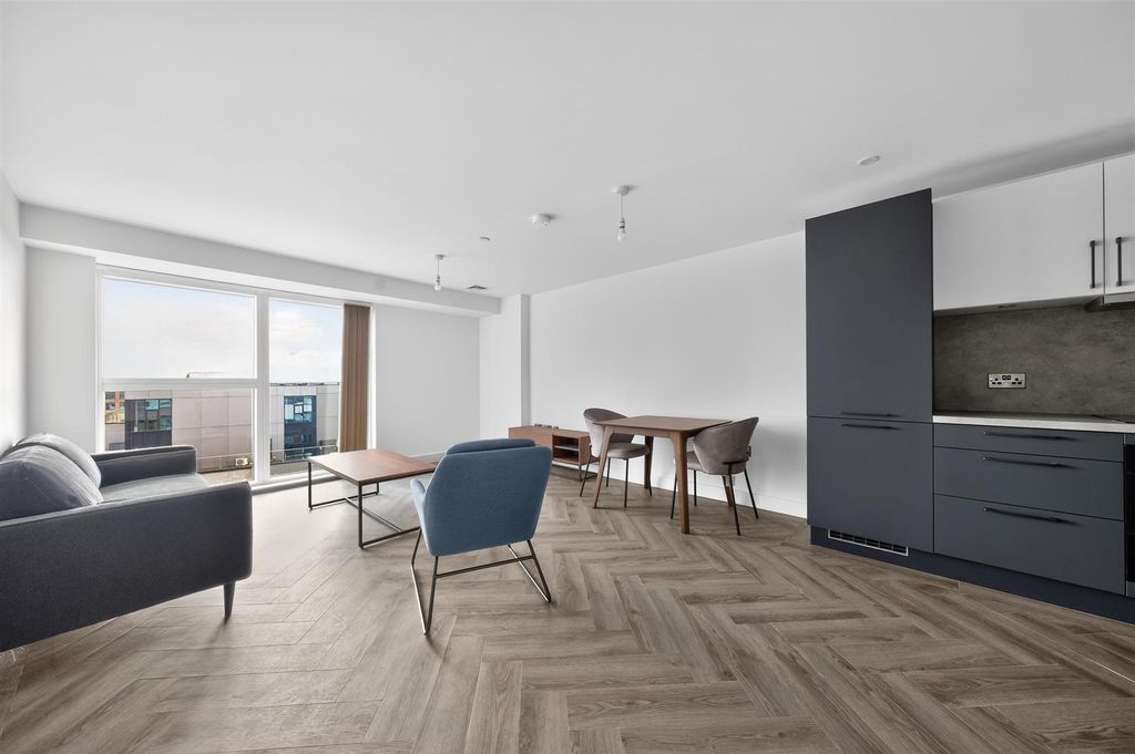 Property photo 3 of 14 1435821-6-69c425ccc1d08.Jpg