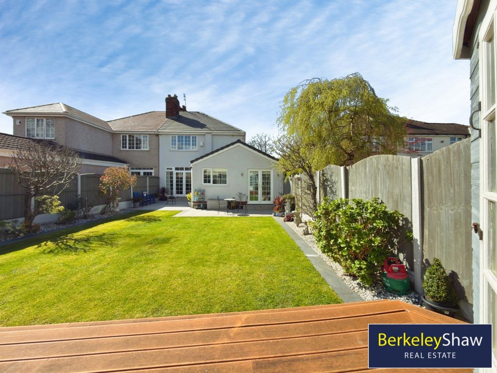 Property photo 2 of 28 Gardens