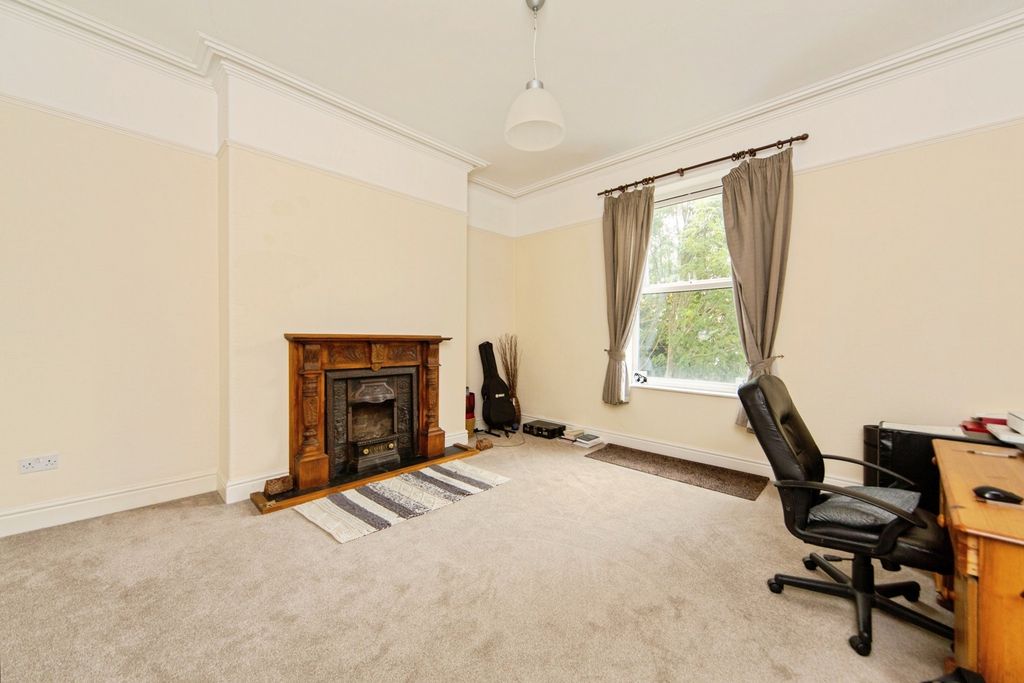Property photo 3 of 12 Pbox-Img.Jpg