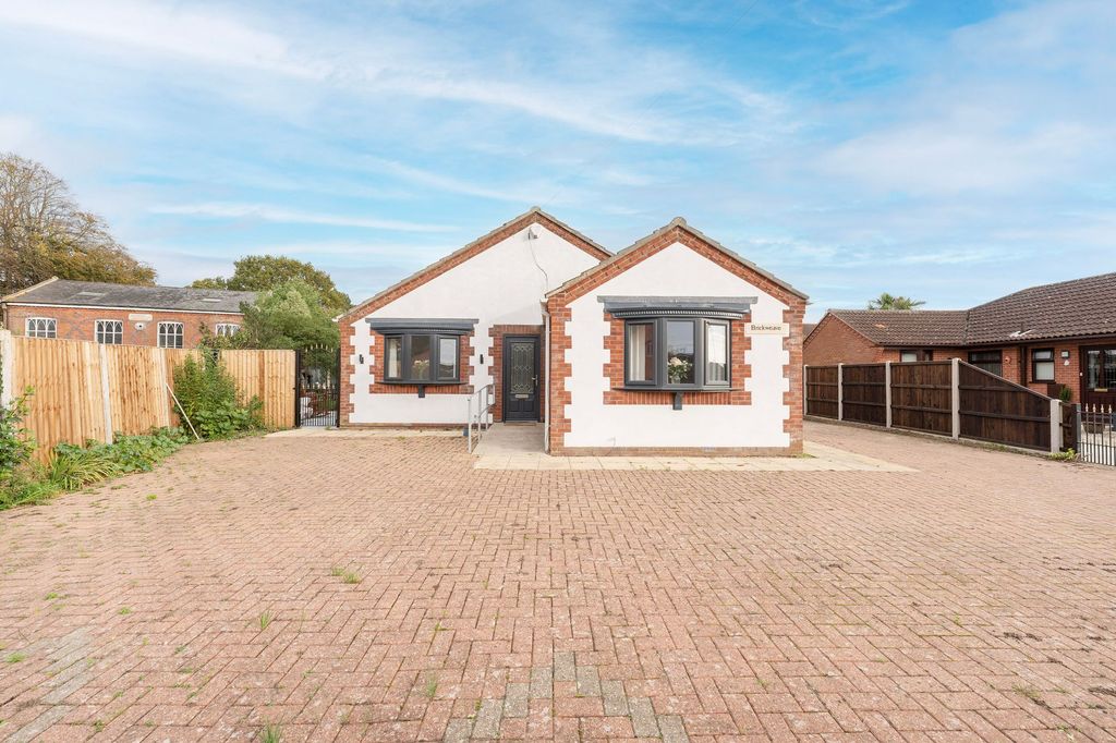 Property photo 1 of 30