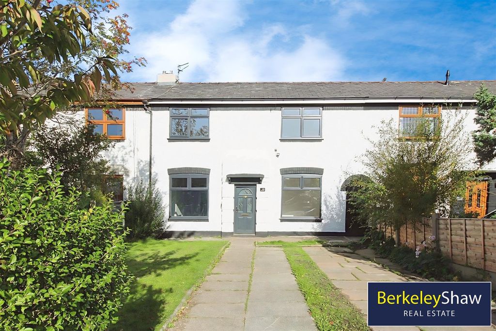 Property photo 1 of 14 External