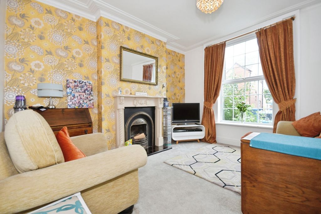 Property photo 2 of 17 Pbox-Img.Jpg