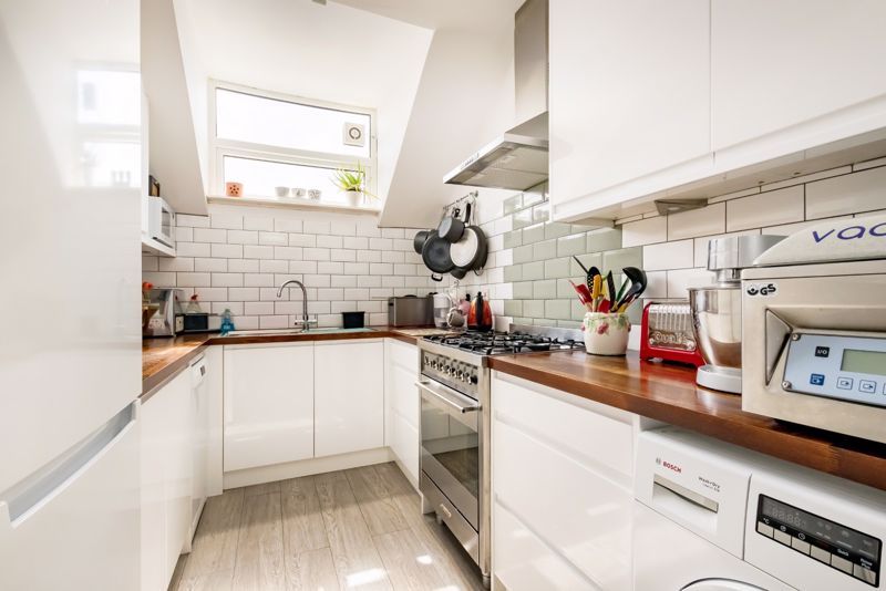 Property photo 3 of 14 Kitchen
