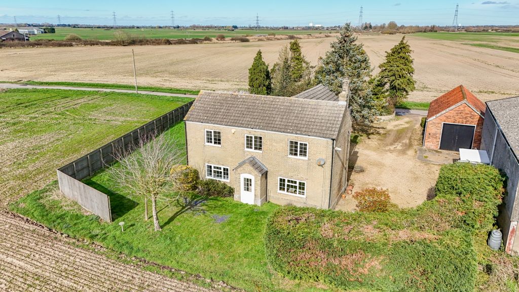 Property photo 1 of 28 4588502