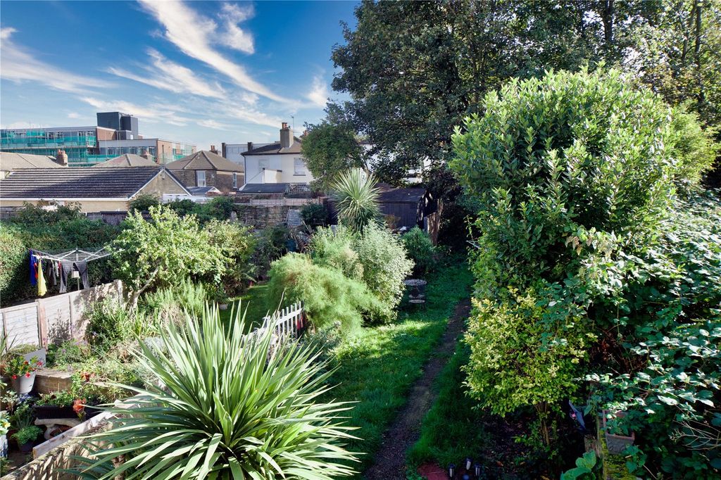 Property photo 2 of 19 Picture No. 22