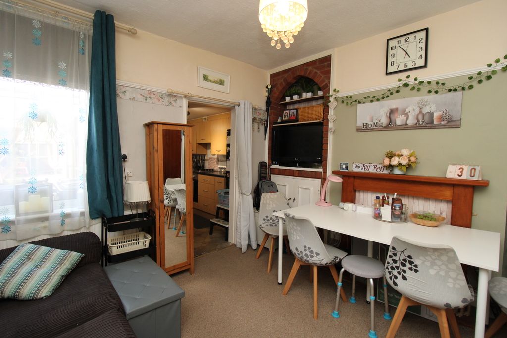Property photo 3 of 10 Img_1839