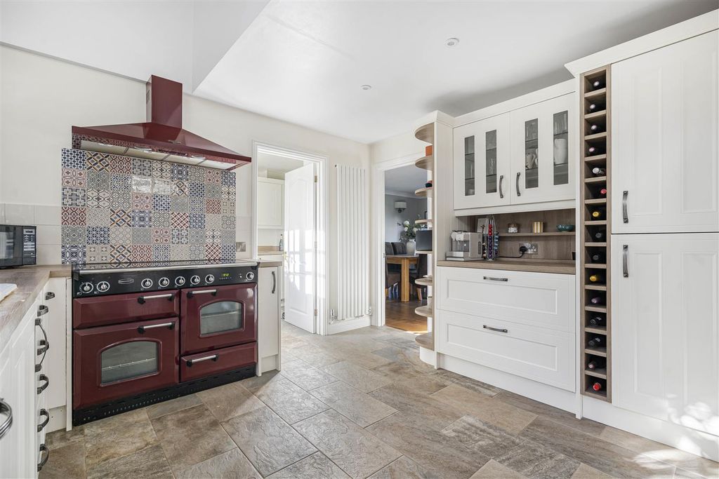 Property photo 3 of 35 5_61974.Jpg