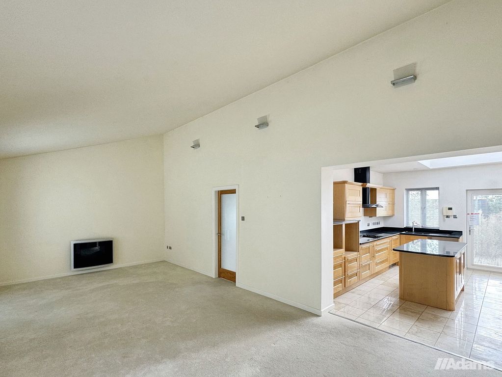 Property photo 3 of 35
