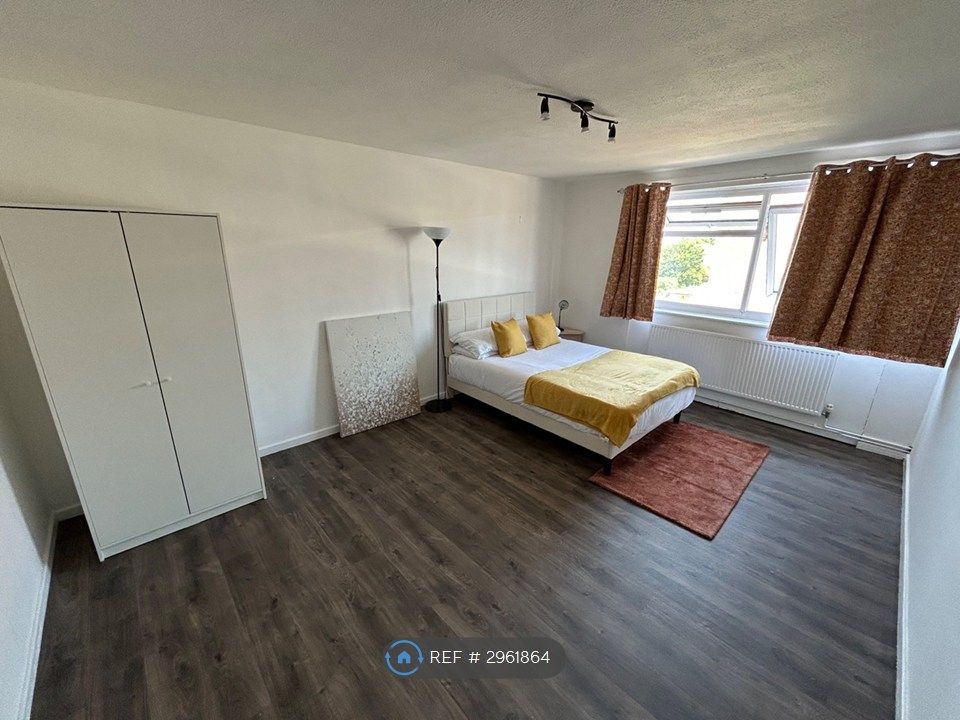 Property photo 3 of 11