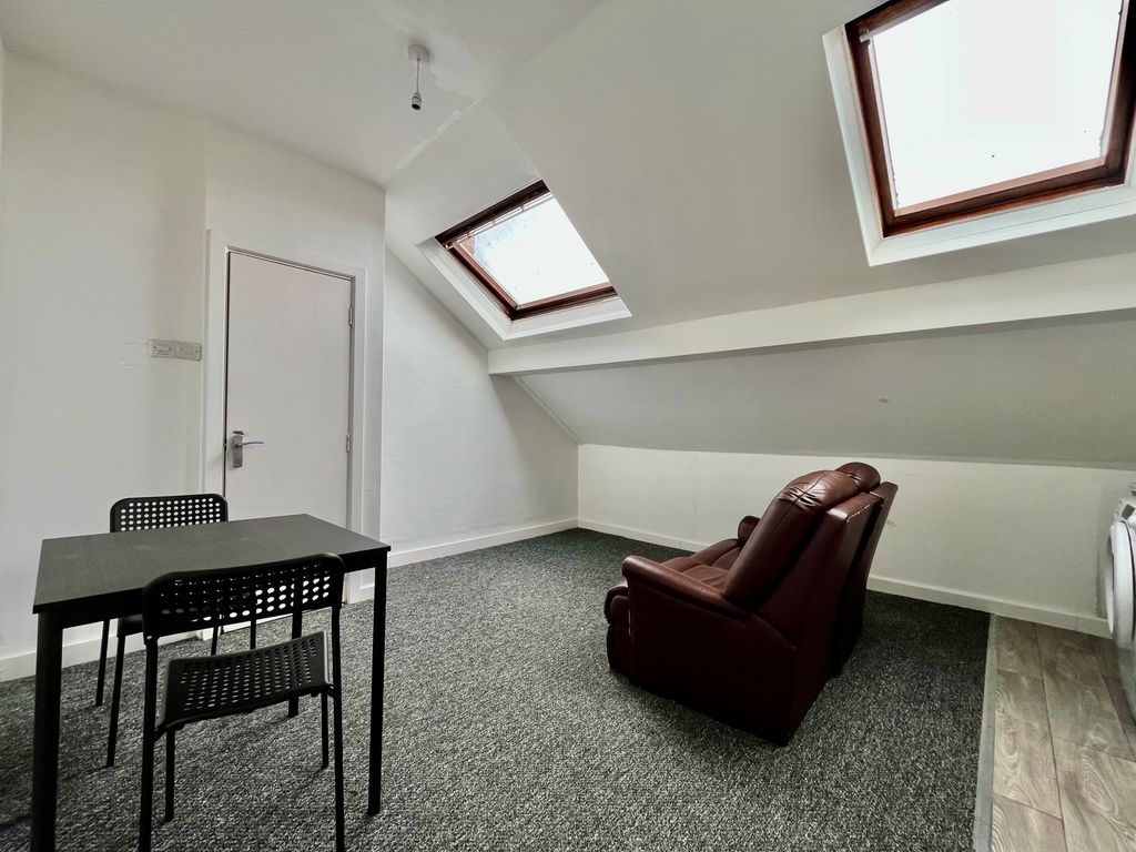 Property photo 3 of 5 Image