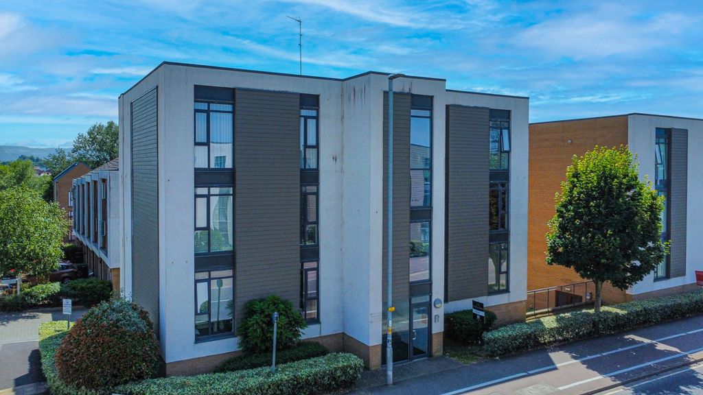 Property photo 1 of 13 4157091