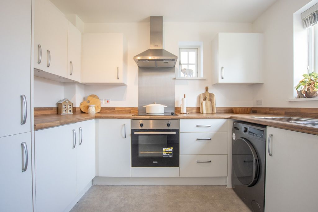 Property photo 3 of 19 5098346
