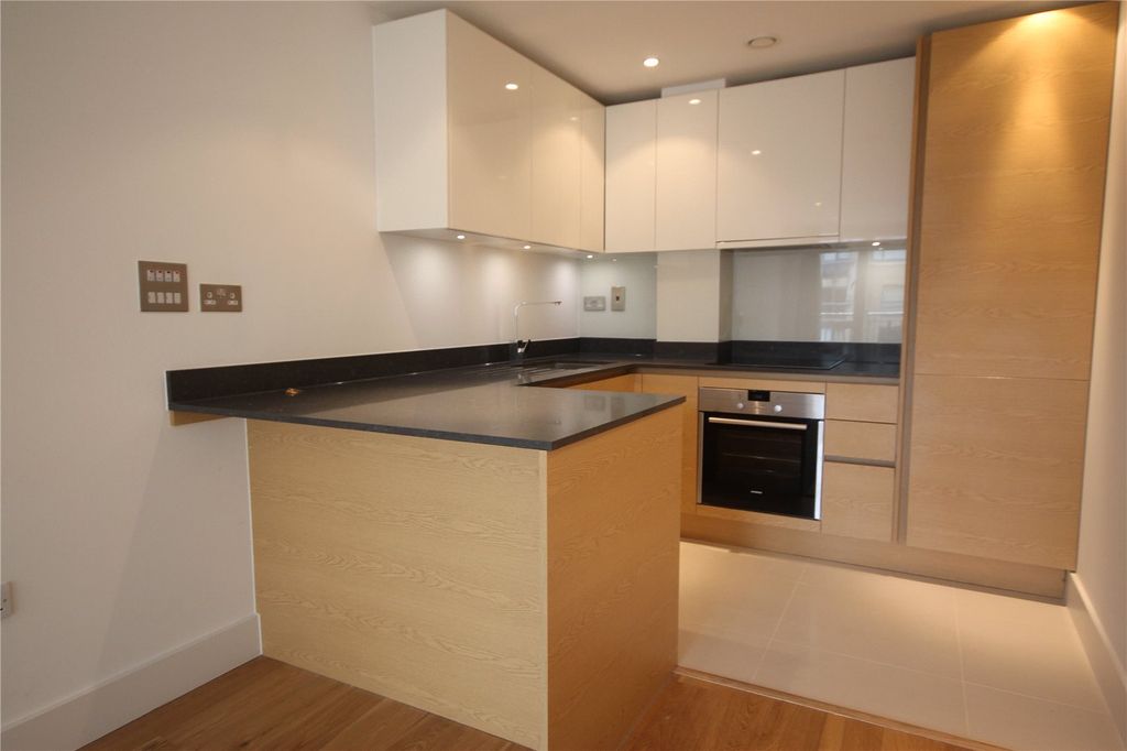 Property photo 3 of 7 Kitchen