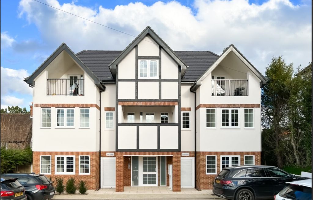 Property photo 1 of 3