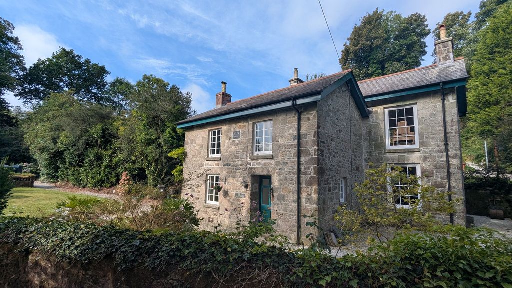 Property photo 2 of 31