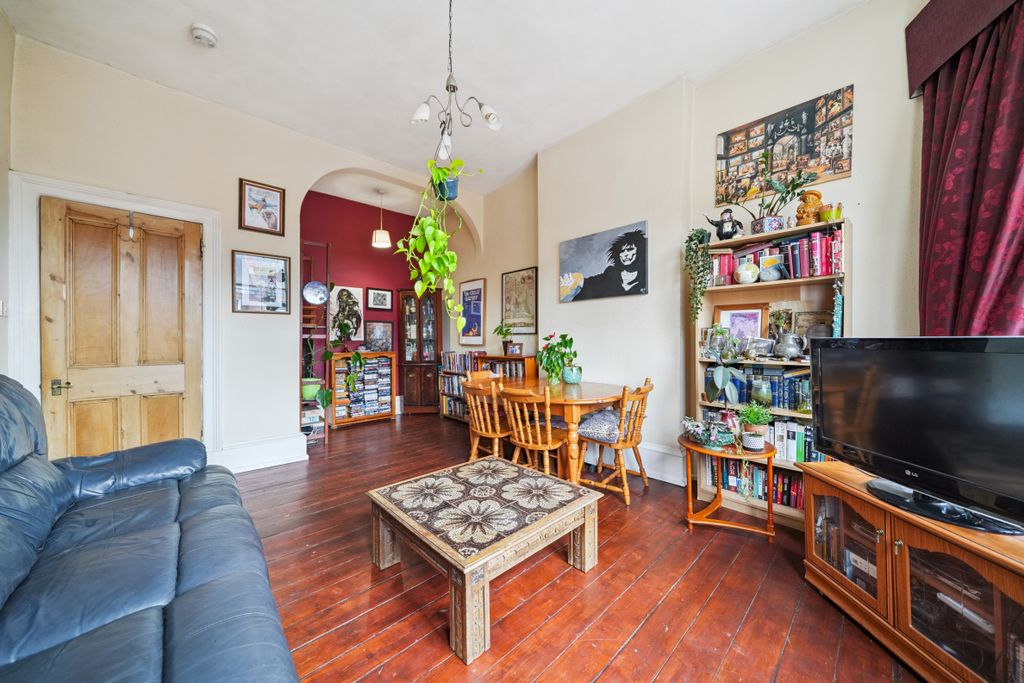 Property photo 3 of 18 General 3