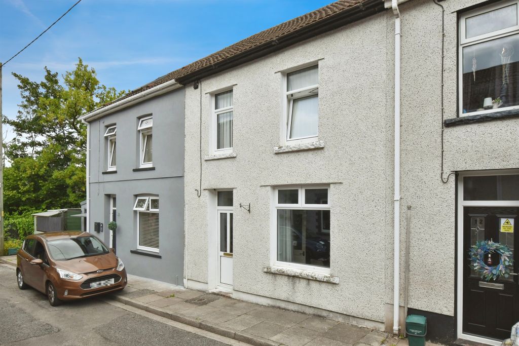 Property photo 2 of 17