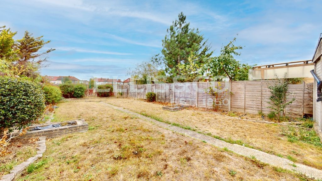Property photo 3 of 30 Picture No. 05