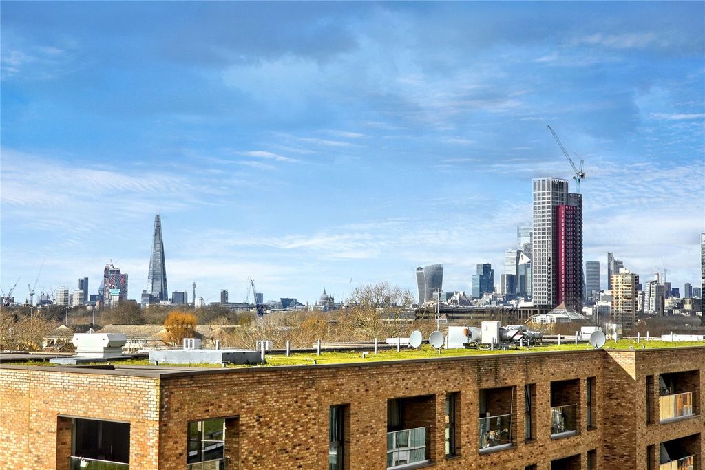 Property photo 2 of 17 Picture No. 25