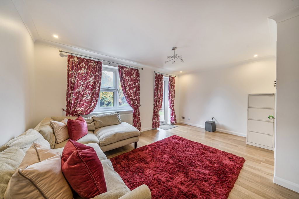 Property photo 2 of 20 1324051-3-68cc1d2...