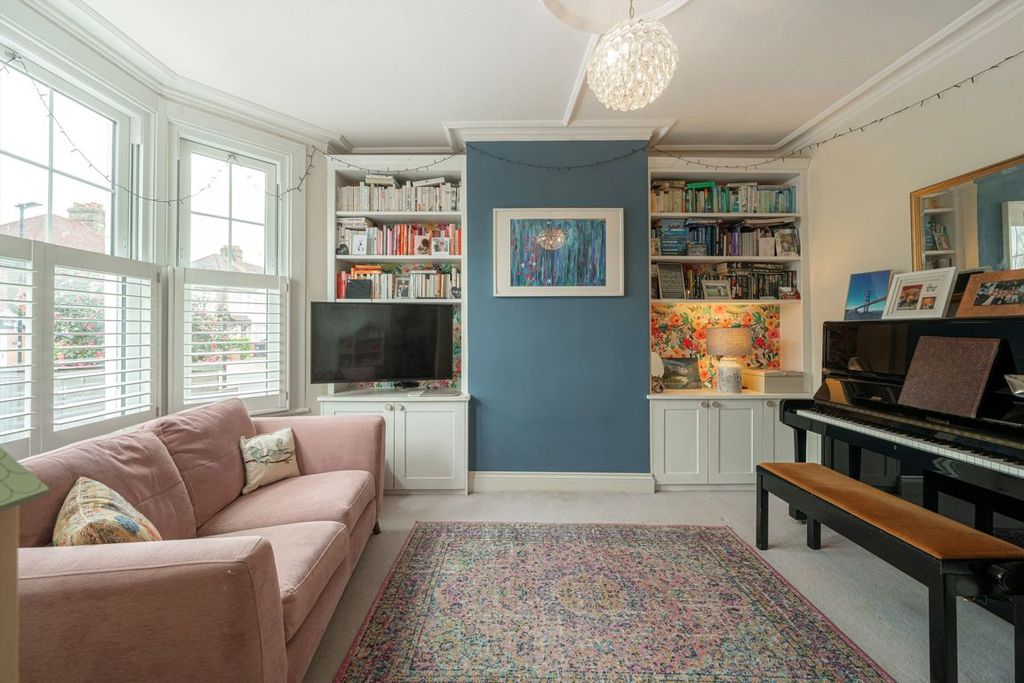 Property photo 2 of 8