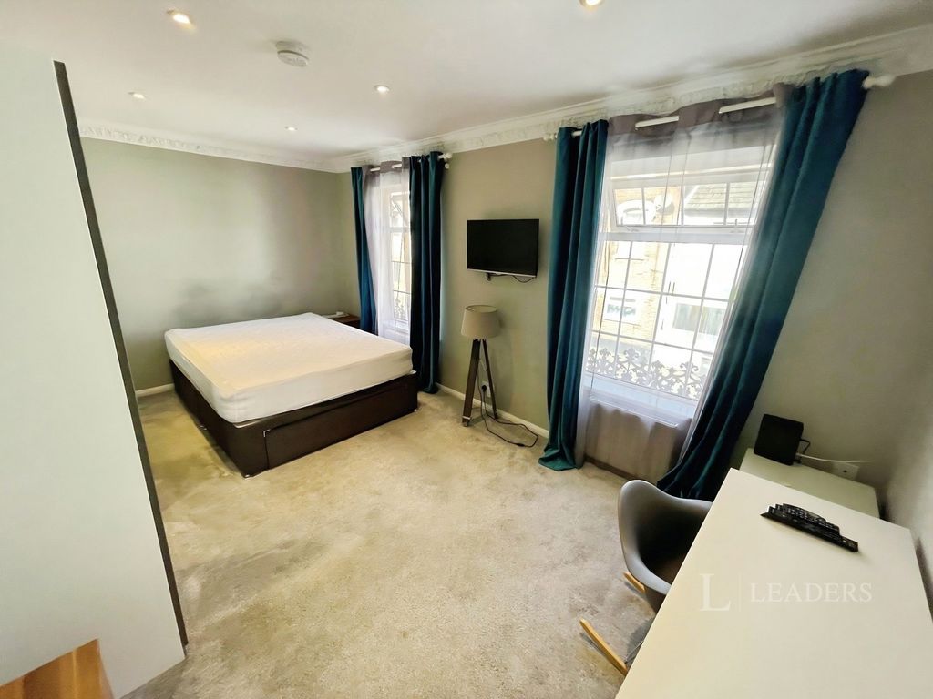 Property photo 2 of 9 Pbox-Img.Jpg
