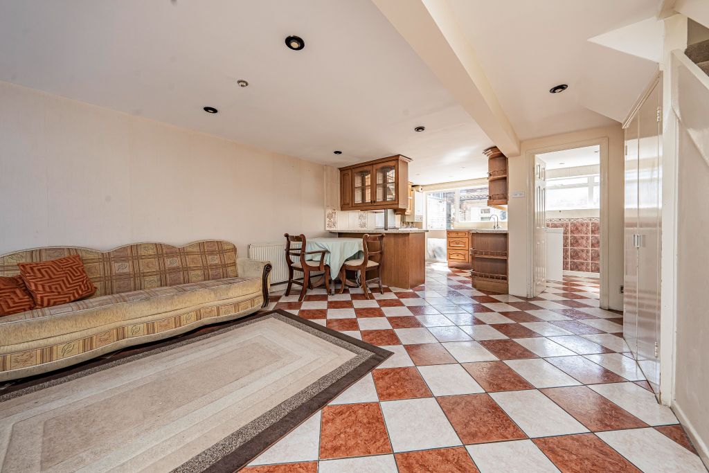 Property photo 3 of 15