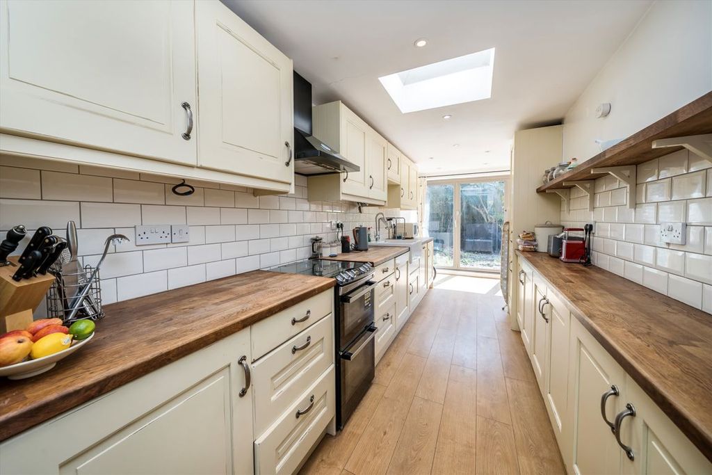 Property photo 3 of 5