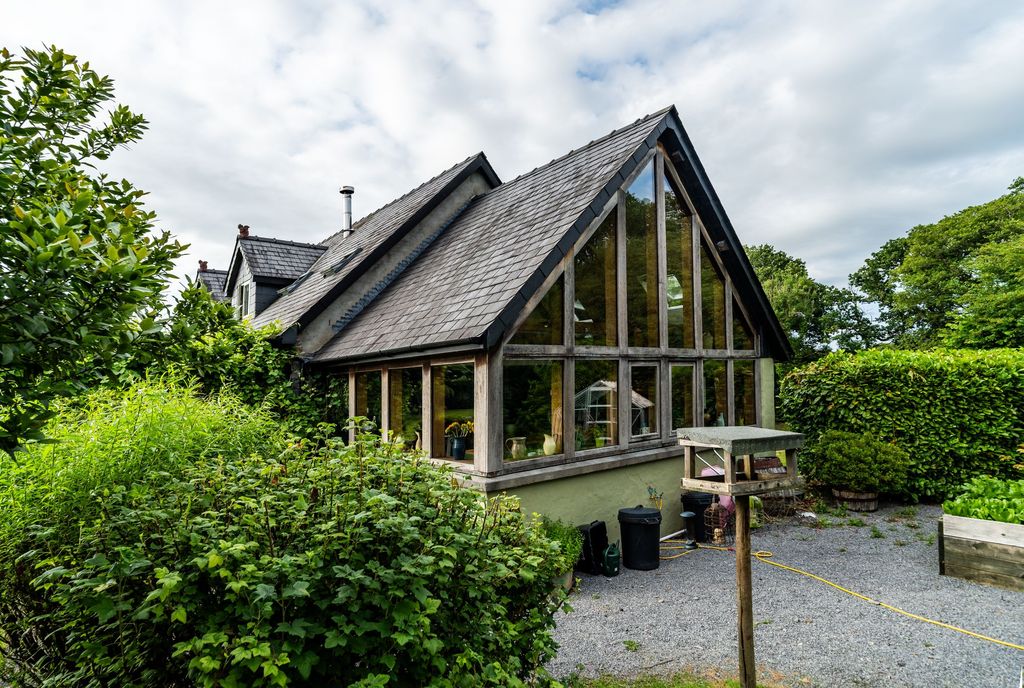 Property photo 1 of 68