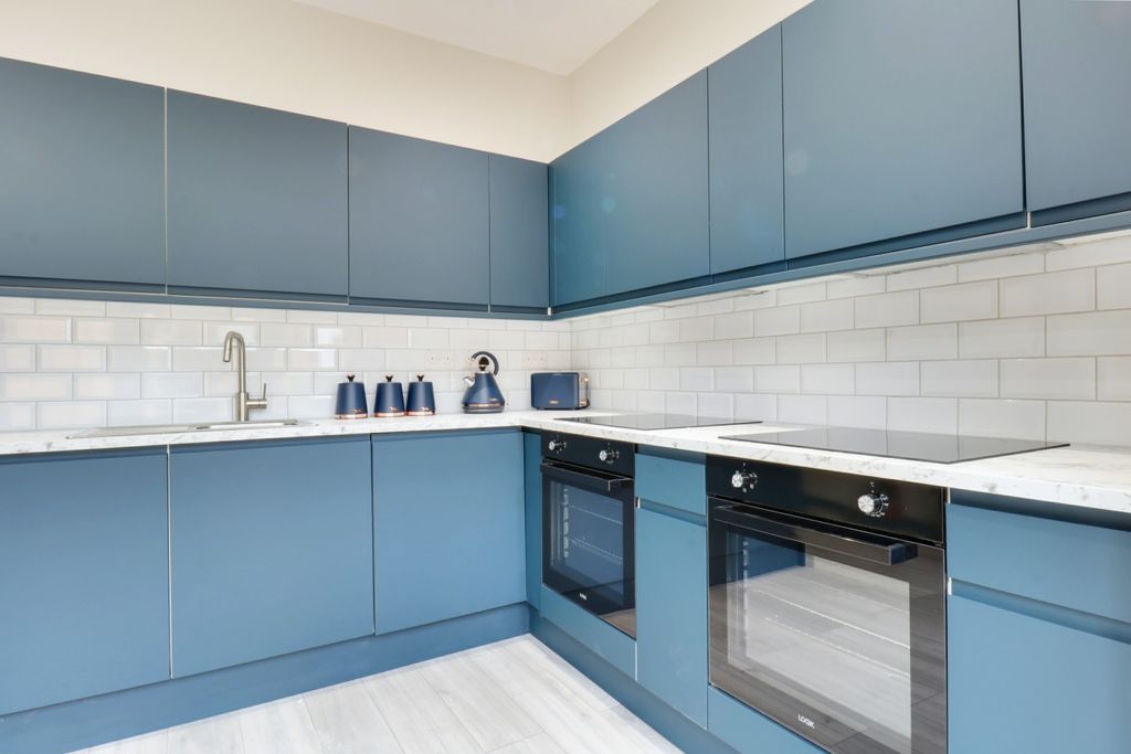 Property photo 2 of 14 4687511