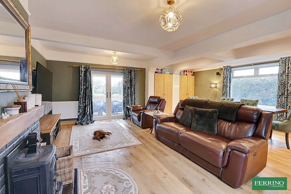 Property photo 2 of 34 Sitting Room-Dining Area