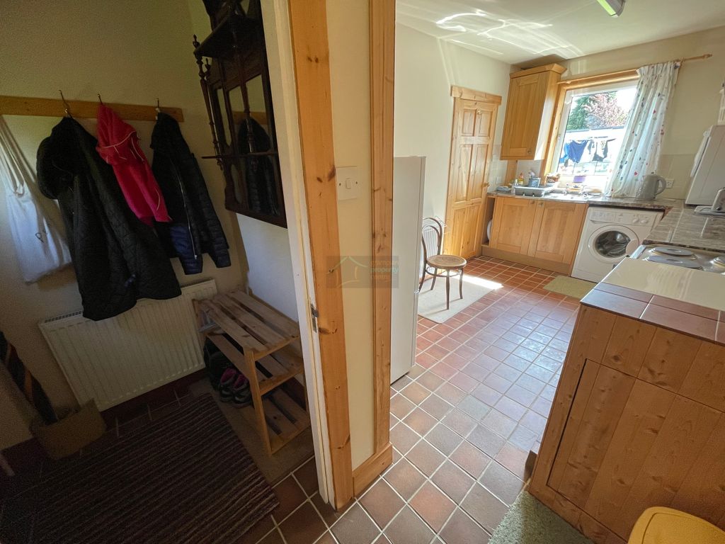 Property photo 2 of 39 5 Entrance.Jpg