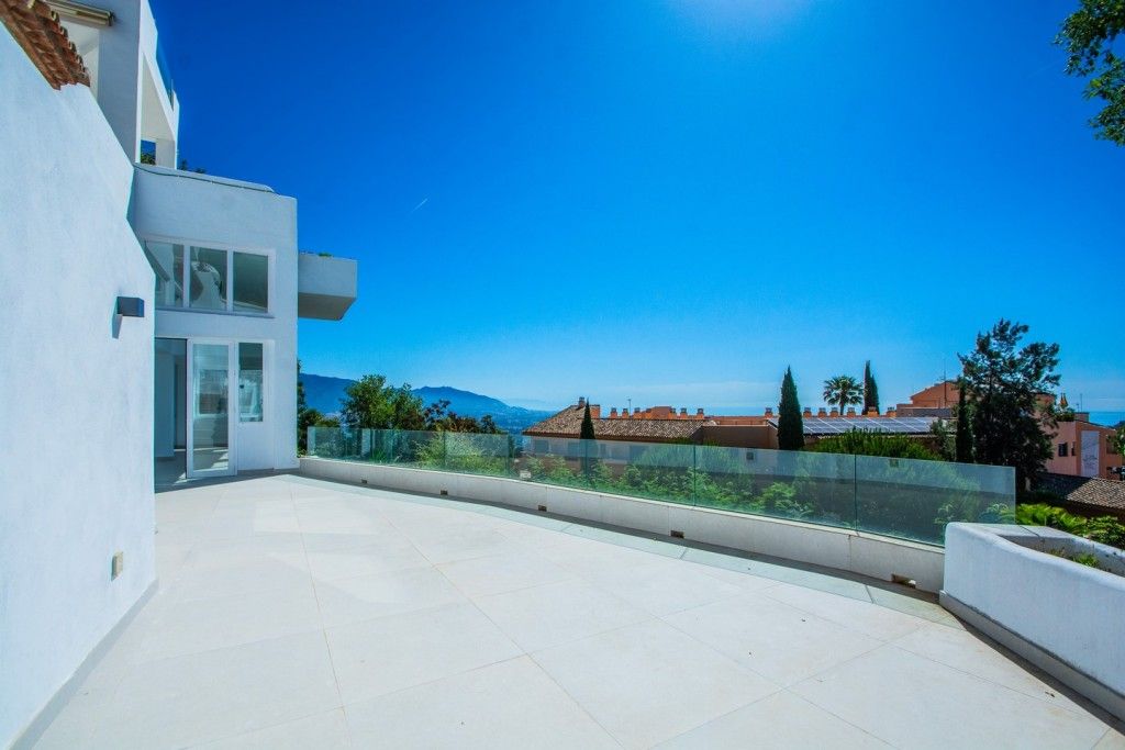 Property photo 2 of 20 Terrace 2