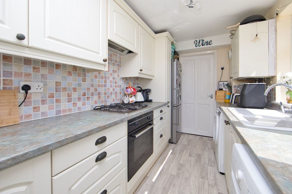 Property photo 3 of 11 Picture 3