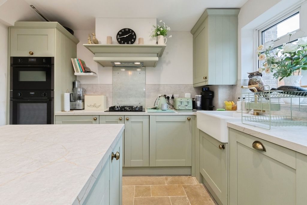 Property photo 3 of 20 Pbox-Img.Jpg