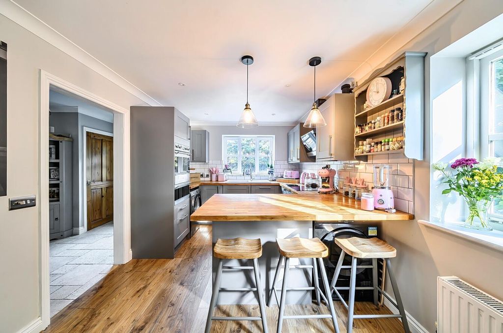 Property photo 2 of 26 1358792-19-68Dbbb5Fde1c3.Jpg