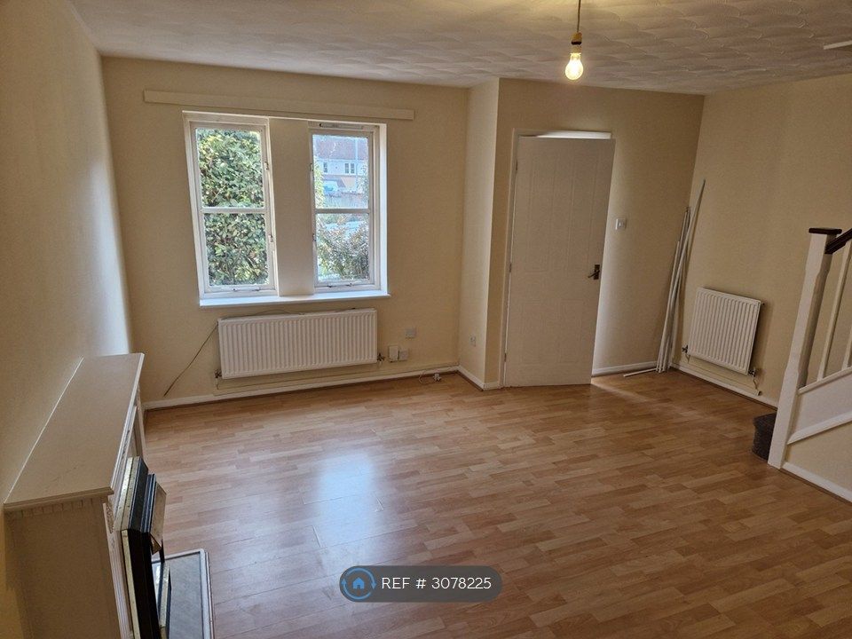 Property photo 2 of 13 Large Living Room
