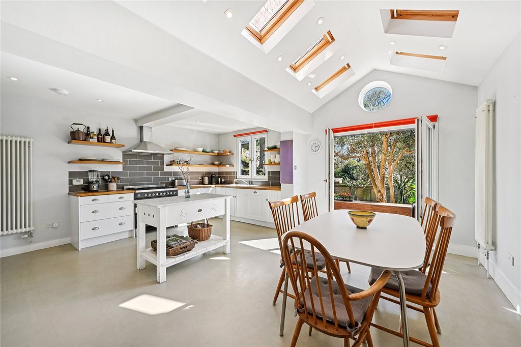 Property photo 2 of 26 Kitchen