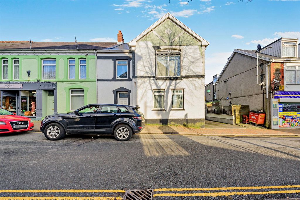 Property photo 1 of 19 8675100-Exterior04-800.Jpg