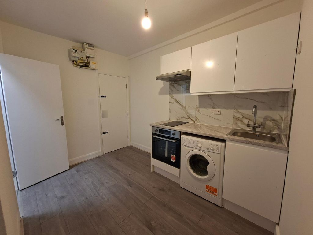 Property photo 1 of 9 Photo 0